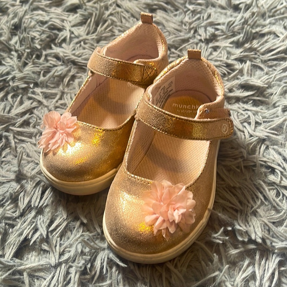 Munchkin Stride Rite Pink Shoes